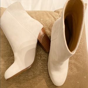 Joe’s white suede boots Size 7